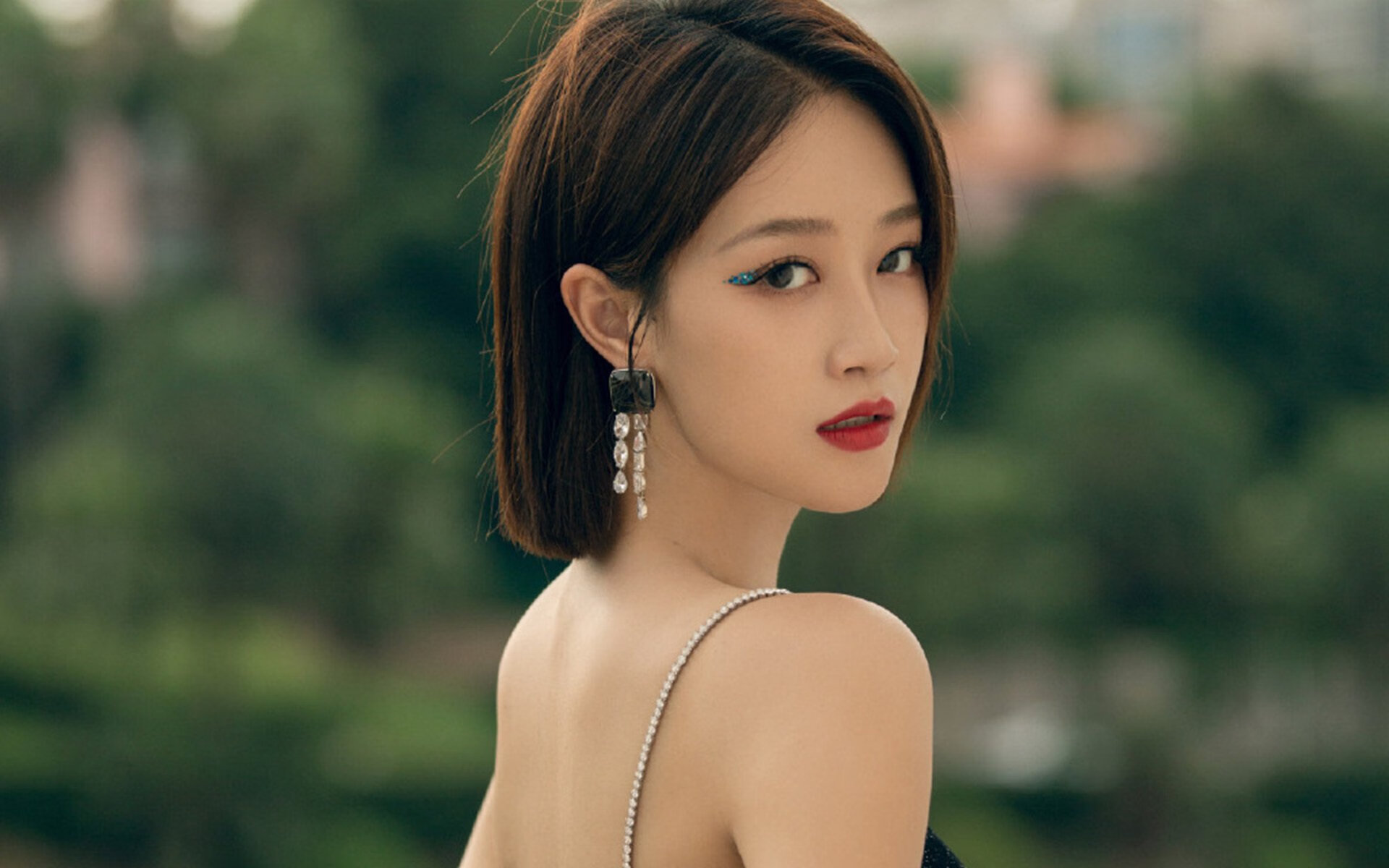 kaiyun.com-外援组合额外发挥，成为球队攻守核心，比赛外援