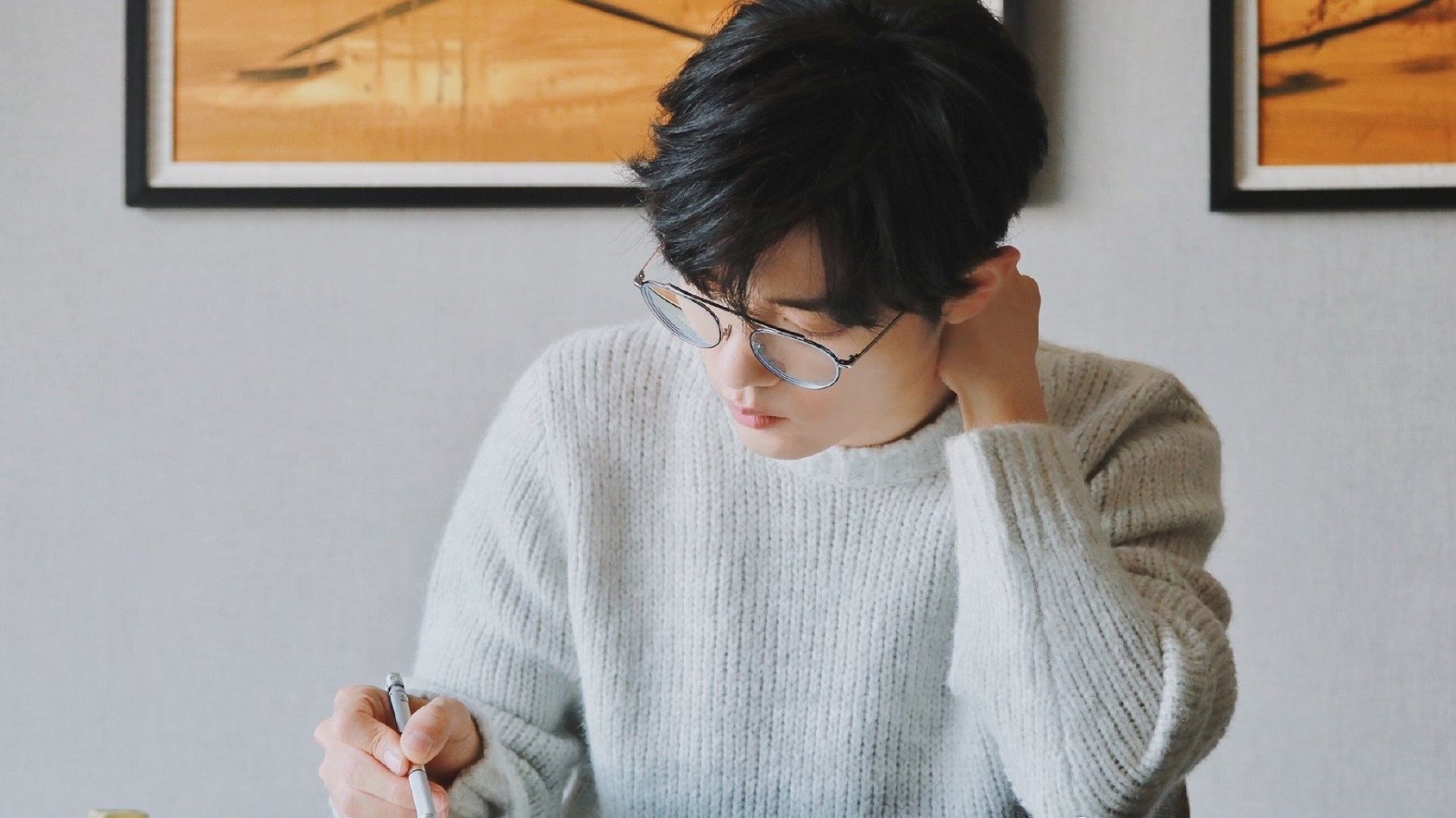 开云官方网页登录-曼联中场表现不佳引发外界质疑，曼联历史十大中场