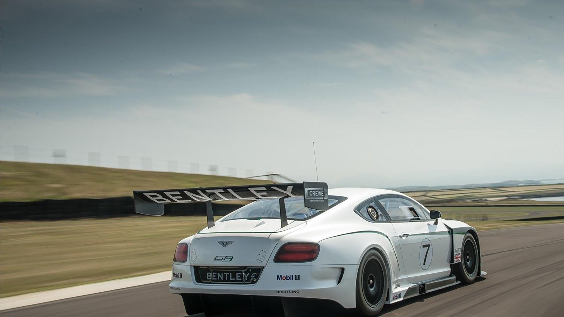 kaiyun官方入口登录-简：迅速的边路突破给全黑队带来更多得分机会